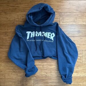 cropped navy thrasher hoodie #skaterstyle